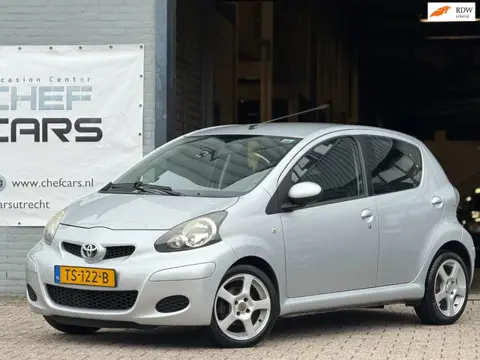 Toyota Aygo 1.0|ORGKM|AIRCO|5DEURS|BOEKJES|2EIGENAAR NL|LM!