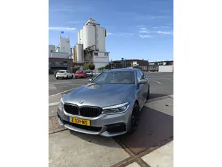 BMW 5-serie 530e iPerformance M Sport BJ 2020| Glazen schuif-/kanteldak | Harman Kardon | Zwarte 19"