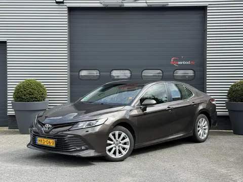 Toyota Camry 2.5 Hybrid Dynamic | Camera | Lederen Bekleding | Stoelverwarming | Lichtmetalen Velgen
