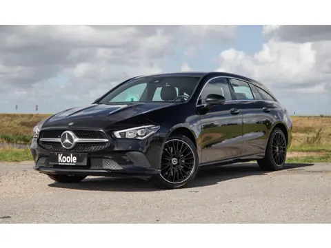 Mercedes-Benz CLA-klasse Shooting Brake 250e Business Line (PHEV) CARPLAY / STOELVERWARMING / AMBIEN