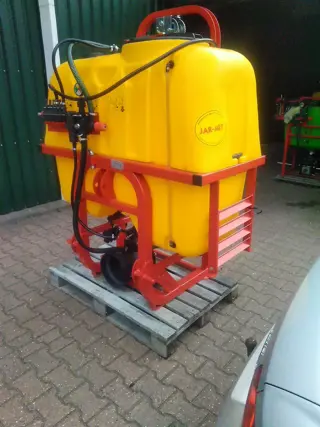 Foto 5 van HHTC- Veldspuit 600 Ltr. gedragen met 8 Mtr. Bomen = showroommodel