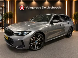 BMW 3-serie Touring 330e xDrive M-pakket facelift / Panorama-dak / head-up / 360 camera / Harman-Kar