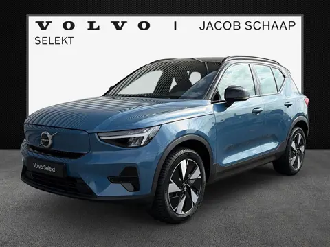 Volvo XC40 Extended Range Plus 82 kWh / Fjord Blue / Trekhaak / Achteruitrijcamera / Stoel- en stuur