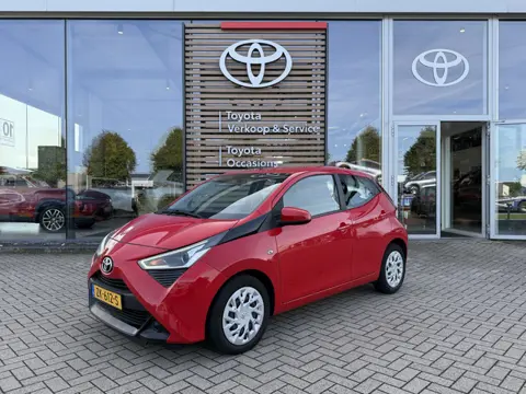 Toyota Aygo 1.0 VVT-i x-play limited 5-deurs 72pk | Airco | Achteruitrijcamera | Apple Carplay/Andro