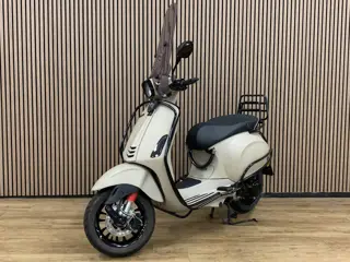 Vespa Snorscooter Sprint 4T Desert Sand|Beugels|LED|