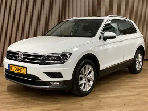 Volkswagen Tiguan 1.5 TSI ACT Highline Business R|Automaat|Opendak|Navigatie|