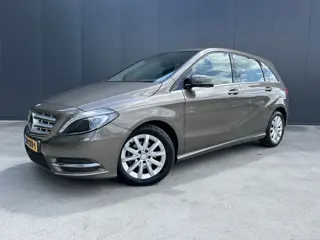 Mercedes-Benz B-Klasse 180 AUTOMAAT Ambition TREKHAAK XENON NAVI CRUISE ECC