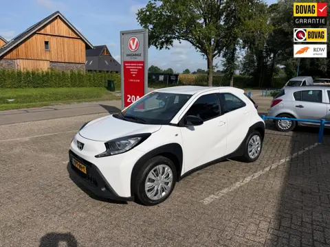 Toyota Aygo X 1.0 VVT-i S-CVT Play