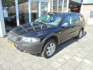 Volvo V70 Cross Country 2.4 T Comfort Line Automaat, Schuifdak, Cruise Controle, Airco, Trekhaak,  B
