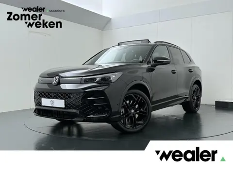 Volkswagen Tiguan 1.5 eHybrid R-Line Edition | 272 PK | SoH 100% | Trekhaak wegklapbaar | Adaptive C