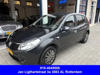 Dacia Sandero 1.2 Lauréate 5-DEURS/APK 7-2027/AIRCO