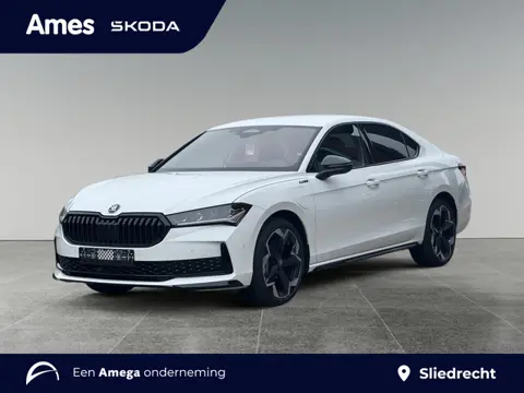 Škoda Superb 1.5 PHEV 204pk DSG Sportline Business | Verwarmbare voorruit | CANTON Sound | Head-Up D