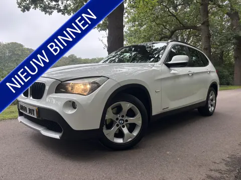 BMW X1 sDrive18i / Leder / Carplay-Android / Origineel Ned. / Navi.