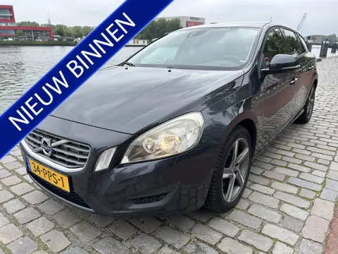 Volvo V60 1.6 T3 Kinetic navi airco/ecc nwe apk (bj 2011)