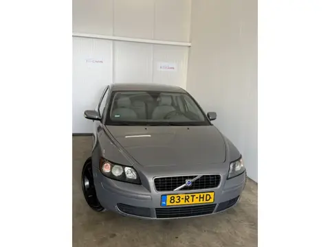 Volvo S40 2.4 | Trekhaak | Zwarte velgen ! (bj 2005)