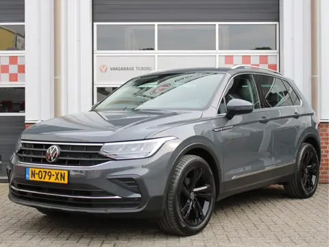 Volkswagen Tiguan 1.5 TSI Sport Business /NAVI/Camera/19'LM/Keyless/ACC/Carplay/LED/PDC/Keyless/Stuu