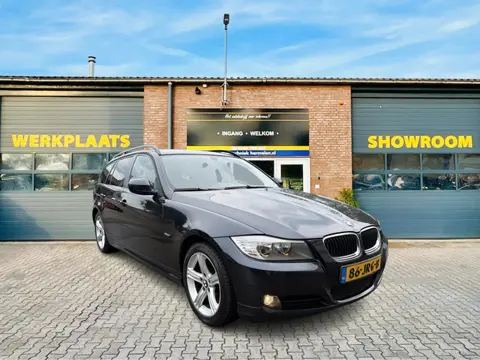 BMW 3-serie Touring 320i *NL-Auto*Trekhaak*Nwe A.P.K.*