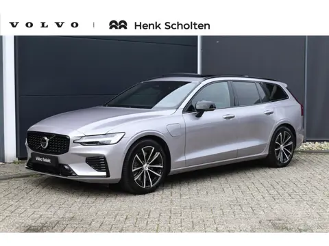 Volvo V60 T8 Plug-in hybrid AWD Ultra Dark | Panoramadak | Trekhaak | 360 graden camera | Head-up di