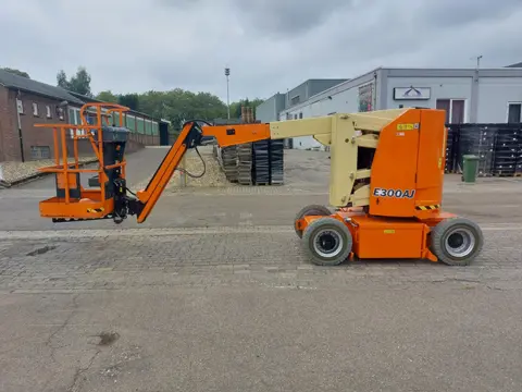 JLG E300AJ E300AJ (bj 2020)