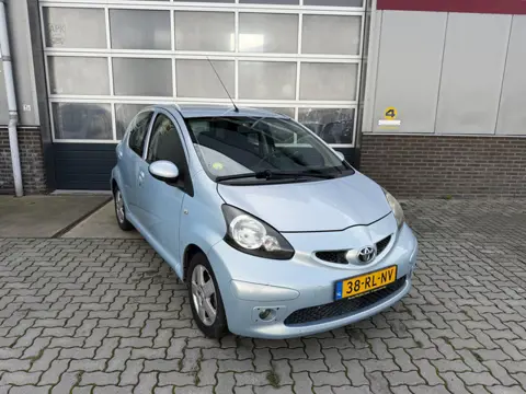 Toyota Aygo 1.0-12V Sport (bj 2005)