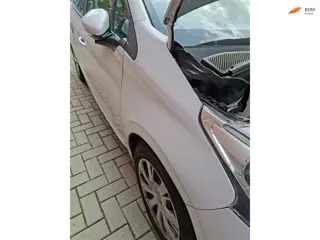Peugeot 208 1.2 PURE TECH LOOP OF SLOOP 56726KM