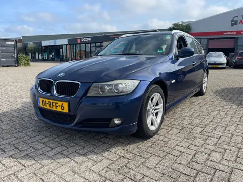 BMW 3-serie Touring 320i Business Line zeer goed onderhouden
