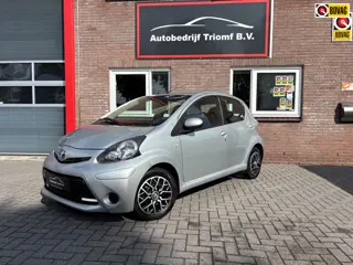 Toyota Aygo AUTOMAAT - AIRCO - LED VERLICHTING..!!