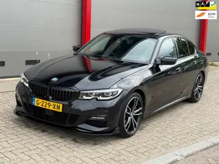 BMW 3-serie 330i High Executive Edition | M SPORT | DEALERONDERHOUDEN |PARKEERASSISTENT |ZELFPARKERE