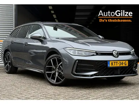 Volkswagen Passat Variant 1.5 eHybrid R-Line Edition 272PK l Trekhaak l Pano l HUD l 19Inch l 360 Ca