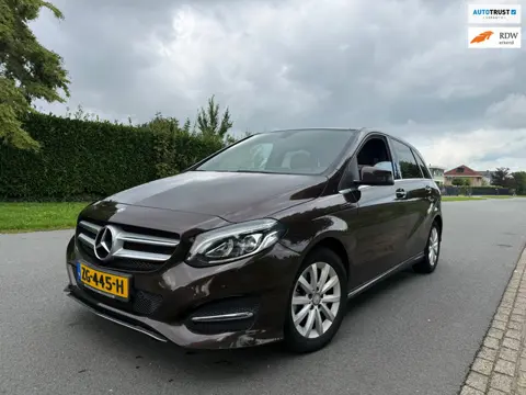 Mercedes-Benz B-klasse 180 Prestige PANO/LEER/NAVI/APK 9-2027