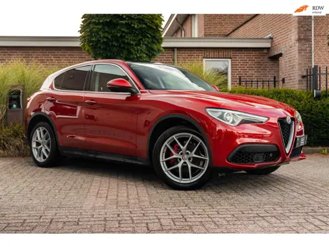 Alfa Romeo Stelvio 2.0 T AWD Veloce 280 PK Aut. Pano Stoel/Stuurverw. Camera Keyless 20''