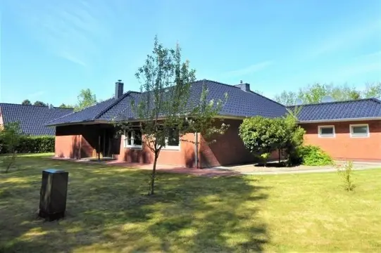 Ruime bungalow met kap, groot perceel, landelijk