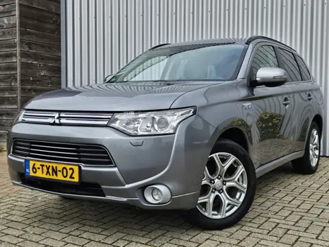 Mitsubishi Outlander 2.0 PHEV Executive Edition / Camera!