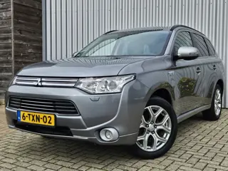 Mitsubishi Outlander 2.0 PHEV Executive Edition / Camera!