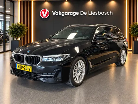 BMW 5-serie Touring 530e xDrive High Executive/ leer/ pano/ navi/ trekhaak/ apple carplay