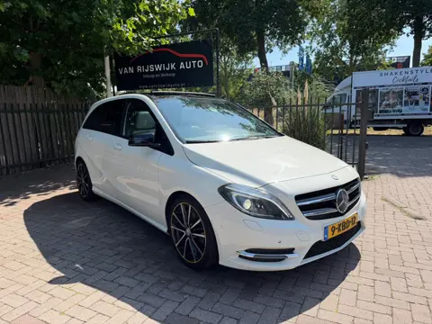 Mercedes-Benz B-klasse 200 Ambition Xenon Leder Pano Nav Stoelverw
