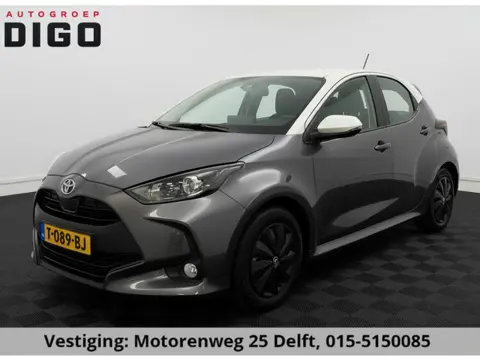 Toyota Yaris 1.5 HYBRID BI-TONE GARANTIE TOT 03-2033! . ADAPTIEVE CRUISE CONTROL . APPLE CARPLAY & A
