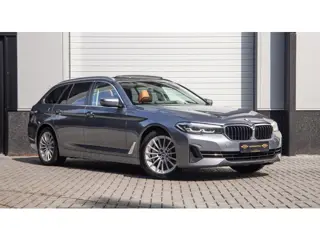 BMW 5-serie Touring 530e Business Edition Plus / Pano / Trekhaak