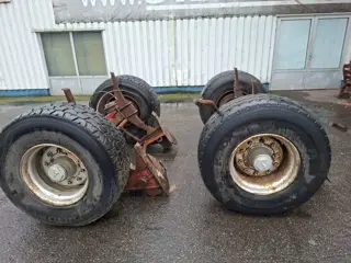 Fruehauf 2 Trailer Axles on Spring suspension , with 4 nice tyres
