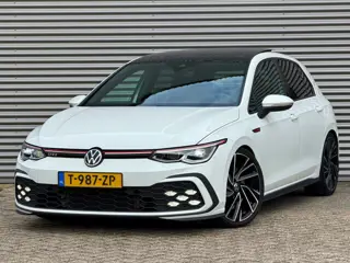 Volkswagen Golf 2.0 TSI GTI 245 PK | Panorama | IQ Light | Harman Kardon | Schroefset | 12 Mnd Garan