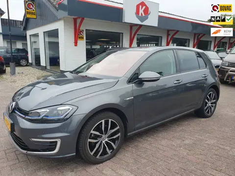 Volkswagen E-Golf NAVI/PDC/LED BJ 2018