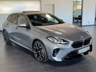 BMW 1-serie 120 M-SPORT ** LED, TREKH, PANORAMA, 19-inch LMV, ACC, M-ONDERST, EL. A-KLEP ** 1e EIG -