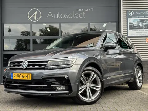 Volkswagen Tiguan 1.4 TSI ACT R-Line Pano | Camera | Trekhaak
