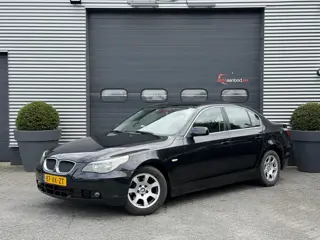 BMW 5-serie 520d Business Line | Navigatie | Parkeersensoren | Lichtmetalen Velgen | Trekhaak |