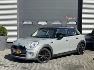 MINI 5-Deurs 1.5 Cooper Chili Serious Business | Panoramdak | Navigatie | Climate Control | Privacy 