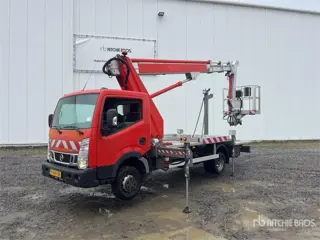 Nissan Multitel MT222 22.2 m on Nissan NT400 4x2 Bucket