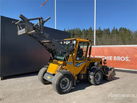 Wille 455B Wheel Loader w/ Vilakoneoy Self Loading Gritt