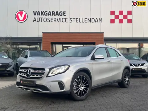 Mercedes-Benz GLA-klasse 180 Business Solution AMG|Panoramadak|Stoelverw|Camera|Cruise Control