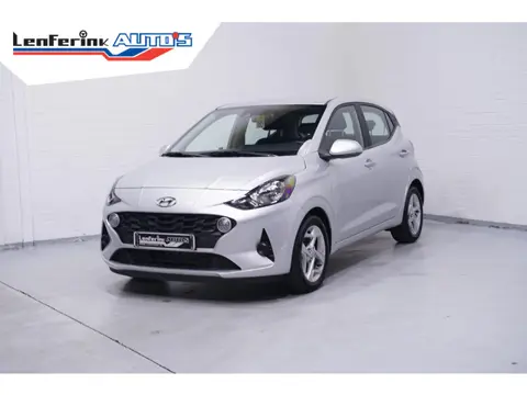 Hyundai i10 1.0 Trend Apple Carplay Navi Airco PDC Achter Stuur/Stoelverwarming lane-assist DAB-ontv
