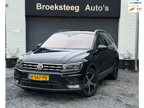 Volkswagen Tiguan 1.4 TSI ACT Highline Led Trekhaak Digitaaldash Elekklep